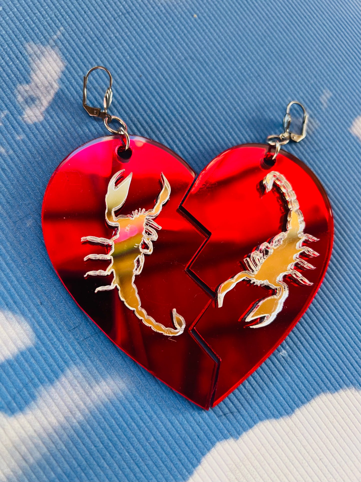 Heartbreak in Scorpio  Earrings 💔🦂